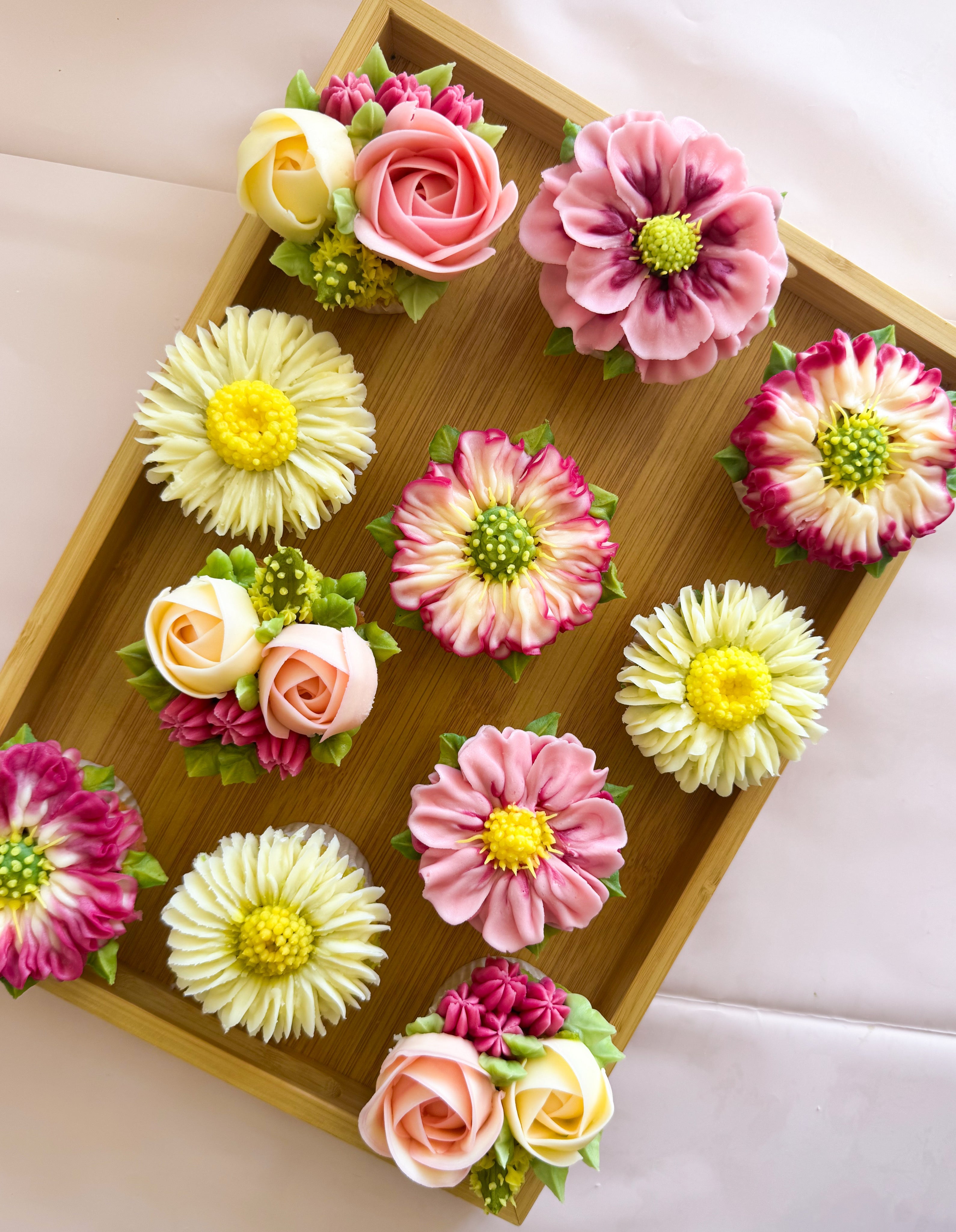 Boxed Bouqcakes